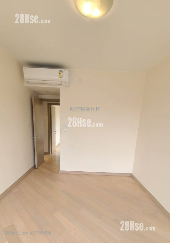 The Latitude Sell 4 Bedrooms , 2 Bathrooms 1,034 ft²