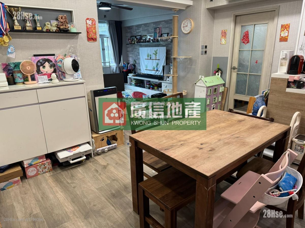 Diamond Building Sell 3 Bedrooms , 2 Bathrooms 863 ft²