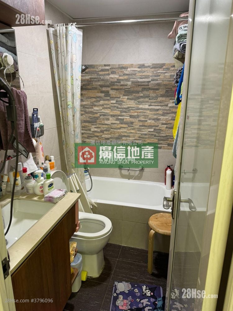 Diamond Building Sell 3 Bedrooms , 2 Bathrooms 863 ft²