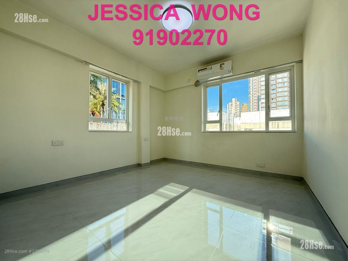 South Court Rental 3 Bedrooms , 2 Bathrooms 932 ft²