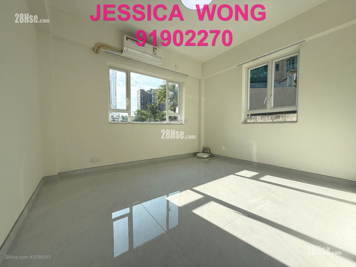 South Court Rental 3 Bedrooms , 2 Bathrooms 932 ft²