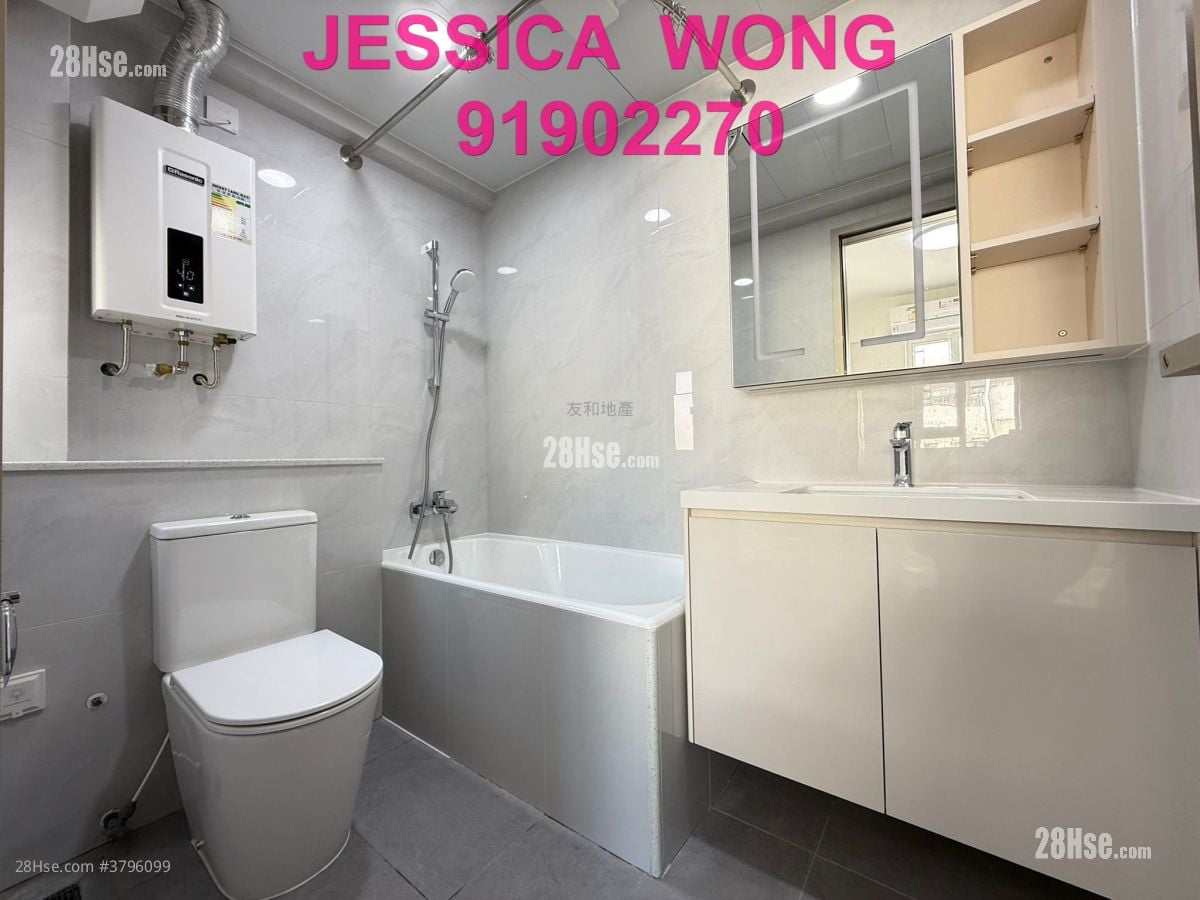 South Court Rental 3 Bedrooms , 2 Bathrooms 932 ft²