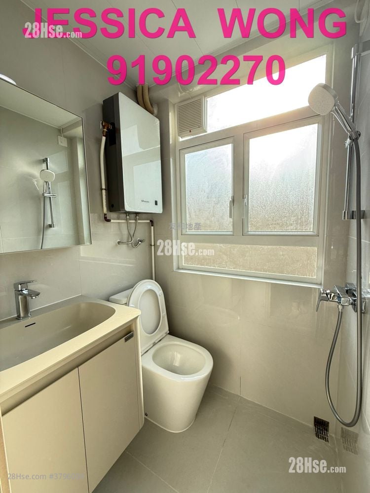 South Court Rental 3 Bedrooms , 2 Bathrooms 932 ft²