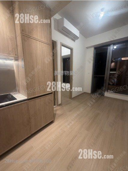 living room: Hava Rental 1 Bedroom , 1 Bathroom 311 ft²