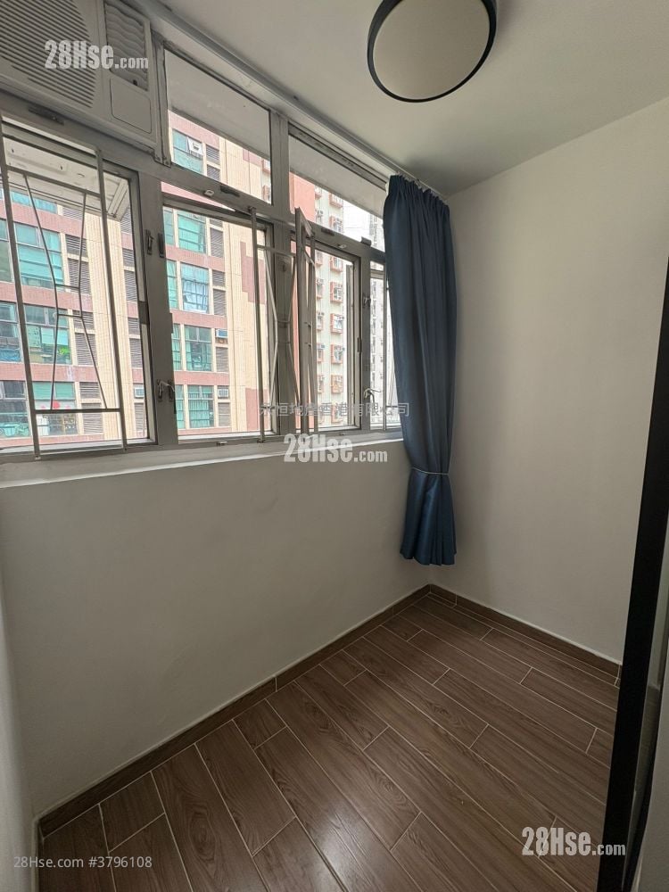 单幢楼房 租盘 2 房 , 1 浴室 240 平方尺