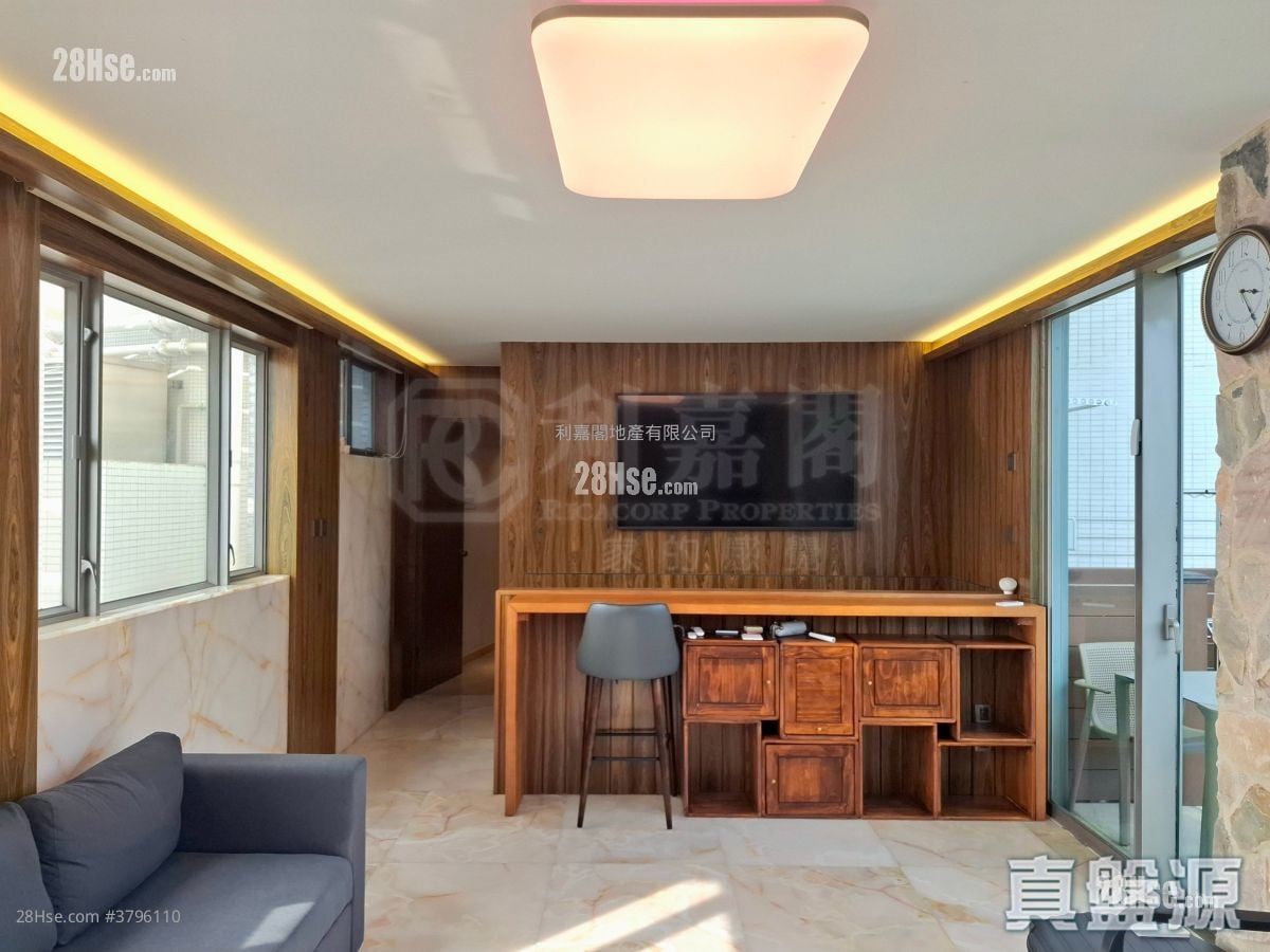 Tung Chung Crescent Sell 3 Bedrooms , 3 Bathrooms 1,202 ft²