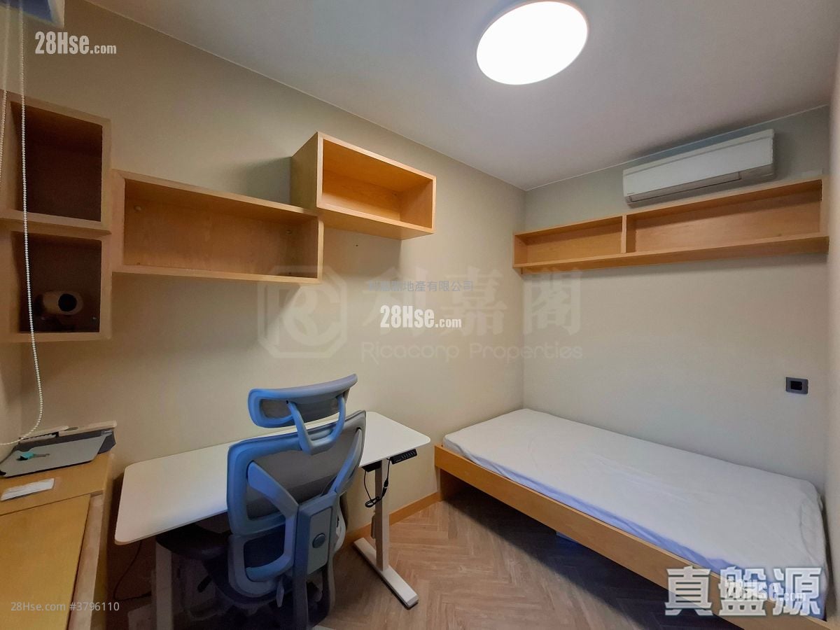 Tung Chung Crescent Sell 3 Bedrooms , 3 Bathrooms 1,202 ft²