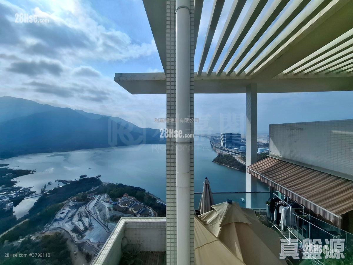 Tung Chung Crescent Sell 3 Bedrooms , 3 Bathrooms 1,202 ft²