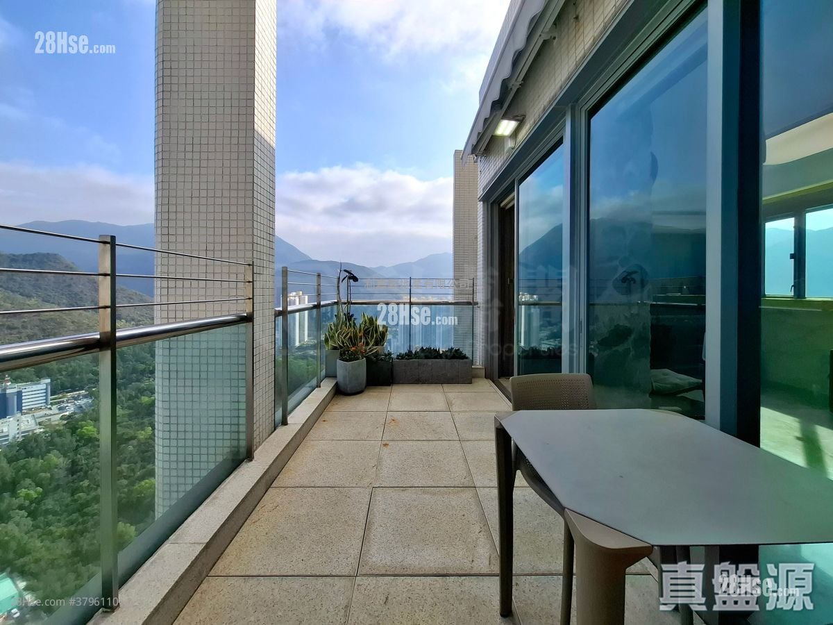 Tung Chung Crescent Sell 3 Bedrooms , 3 Bathrooms 1,202 ft²