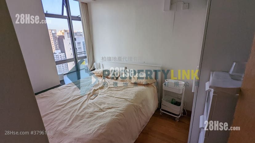 Hollywood Terrace Sell 2 Bedrooms , 1 Bathroom 631 ft²