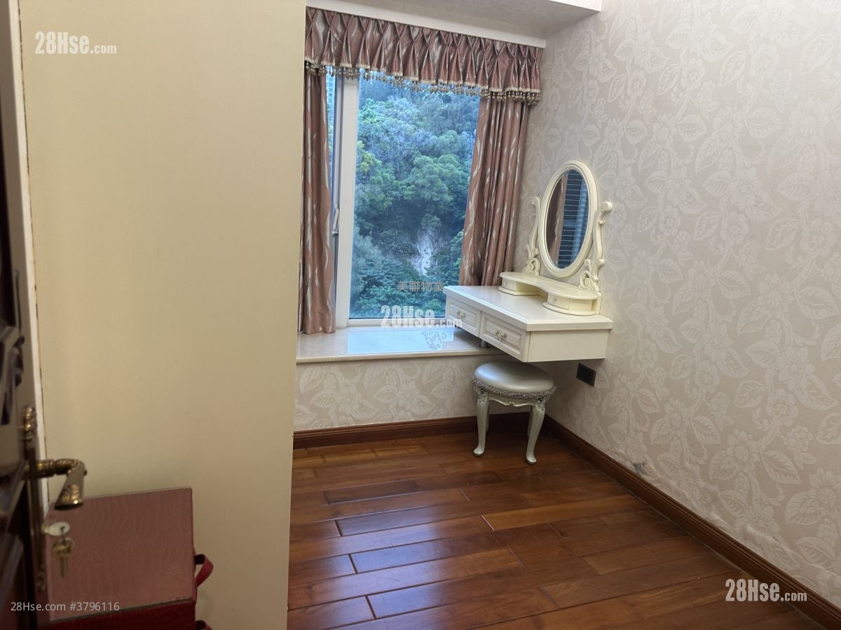 One Beacon Hill Sell 3 Bedrooms 1,084 ft²