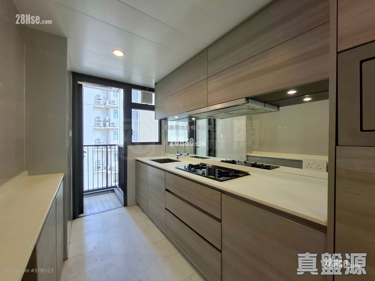 The Visionary Sell 2 Bedrooms , 2 Bathrooms 703 ft²