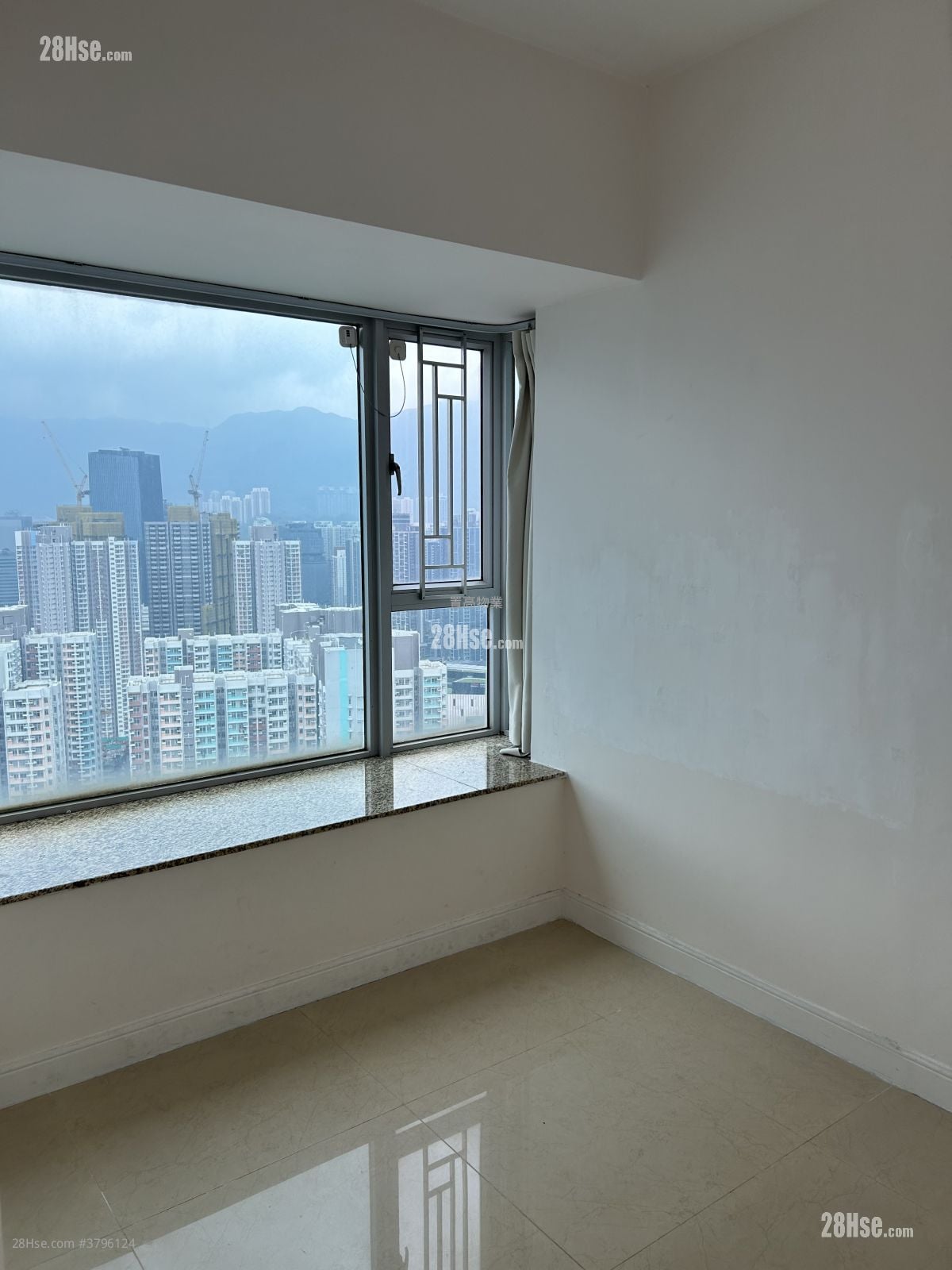 Sky Tower Rental 2 Bedrooms , 1 Bathroom 479 ft²