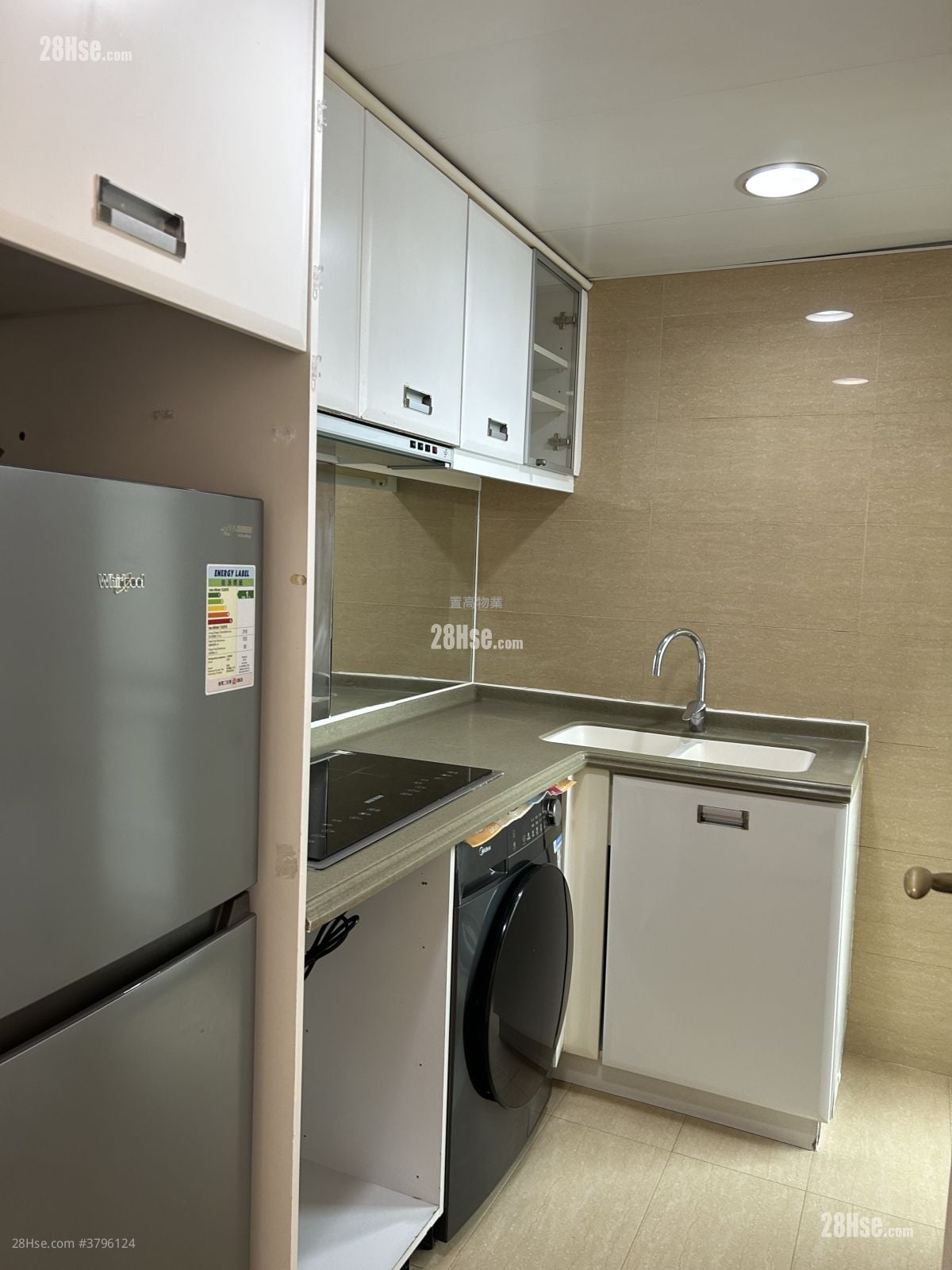 Sky Tower Rental 2 Bedrooms , 1 Bathroom 479 ft²