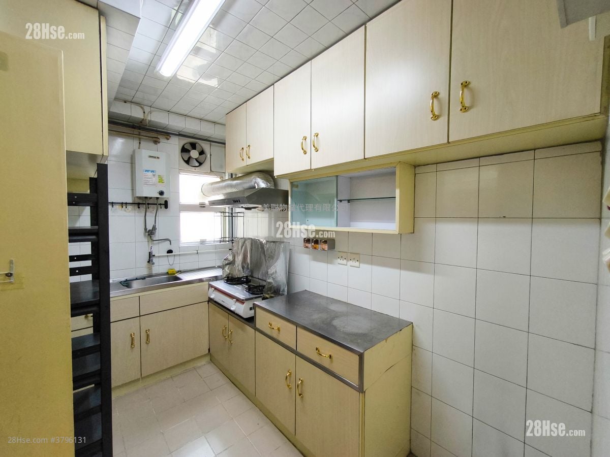 Mei Foo Sun Chuen Sell 3 Bedrooms , 2 Bathrooms 907 ft²