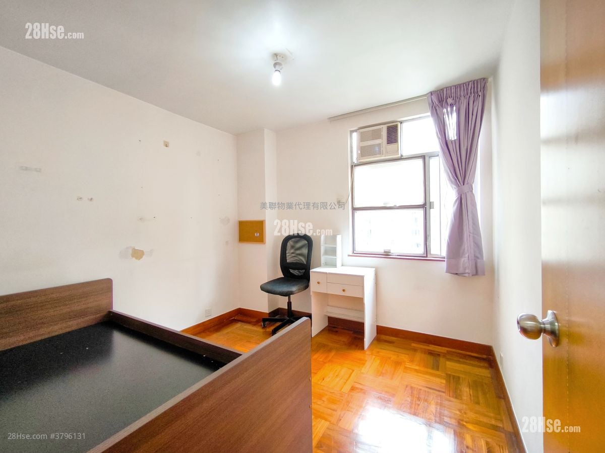 Mei Foo Sun Chuen Sell 3 Bedrooms , 2 Bathrooms 907 ft²