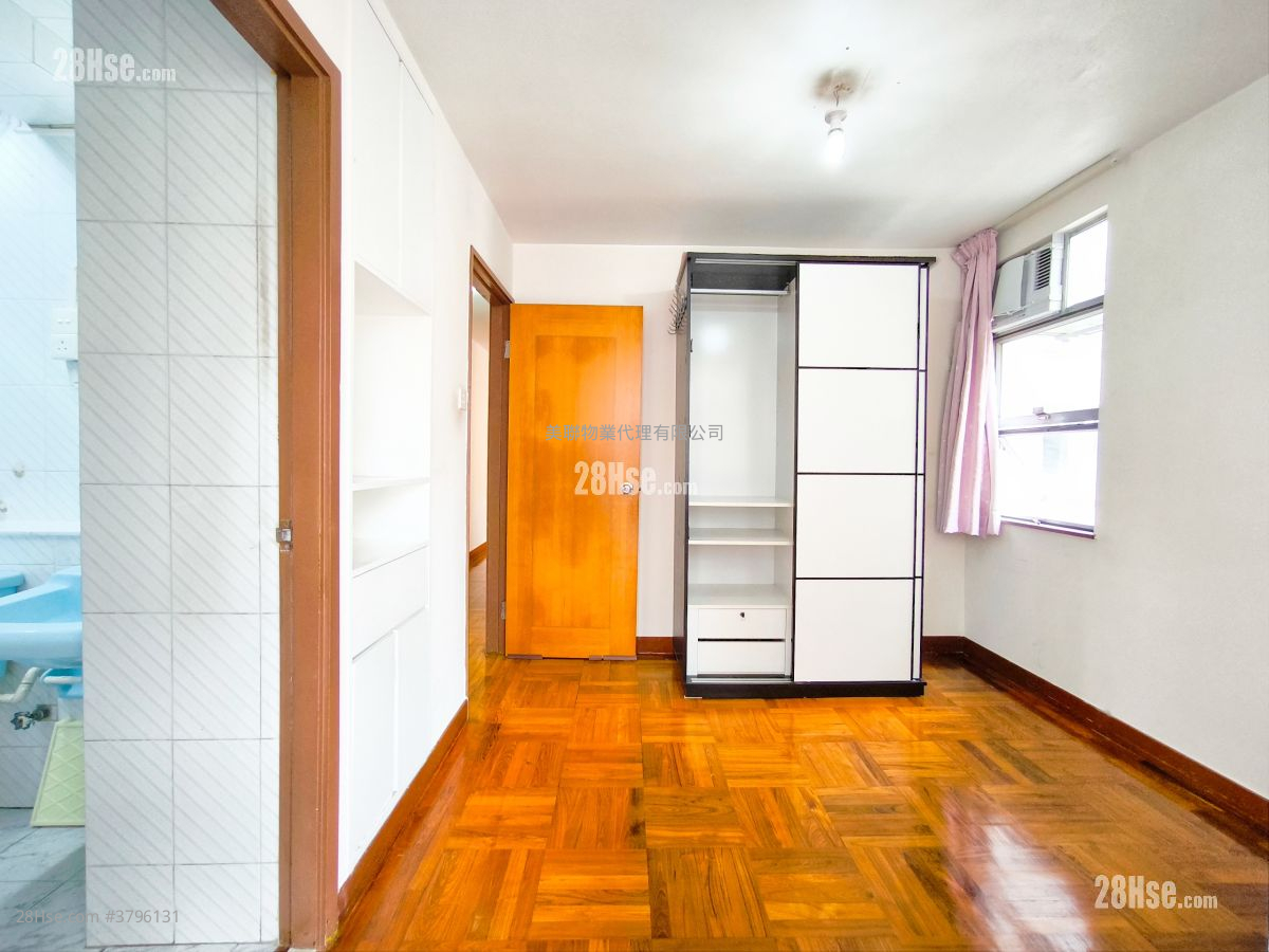 Mei Foo Sun Chuen Sell 3 Bedrooms , 2 Bathrooms 907 ft²