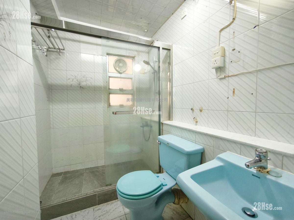 Mei Foo Sun Chuen Sell 3 Bedrooms , 2 Bathrooms 907 ft²