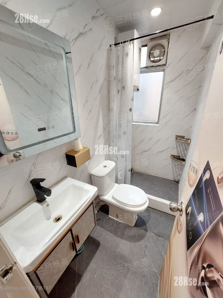 Golden Plaza Sell 3 Bedrooms , 1 Bathroom 301 ft²