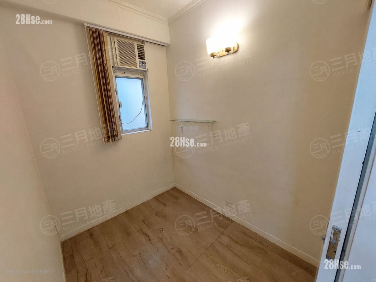 Golden Plaza Sell 3 Bedrooms , 1 Bathroom 301 ft²