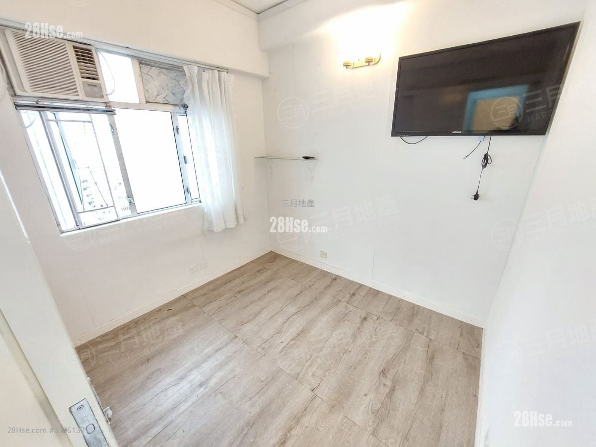 Golden Plaza Sell 3 Bedrooms , 1 Bathroom 301 ft²