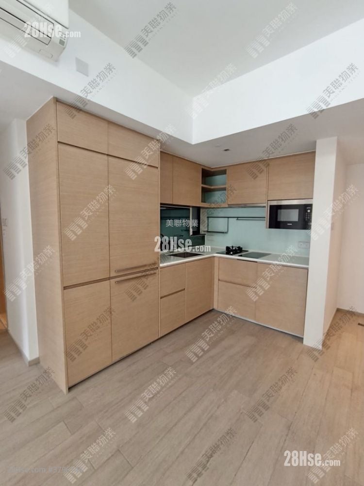 The Wings Rental 541 ft²