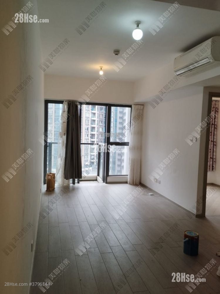 The Wings Rental 541 ft²