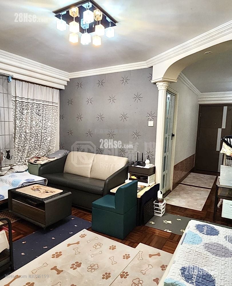 Mei Foo Sun Chuen Sell 3 Bedrooms , 1 Bathroom 653 ft²