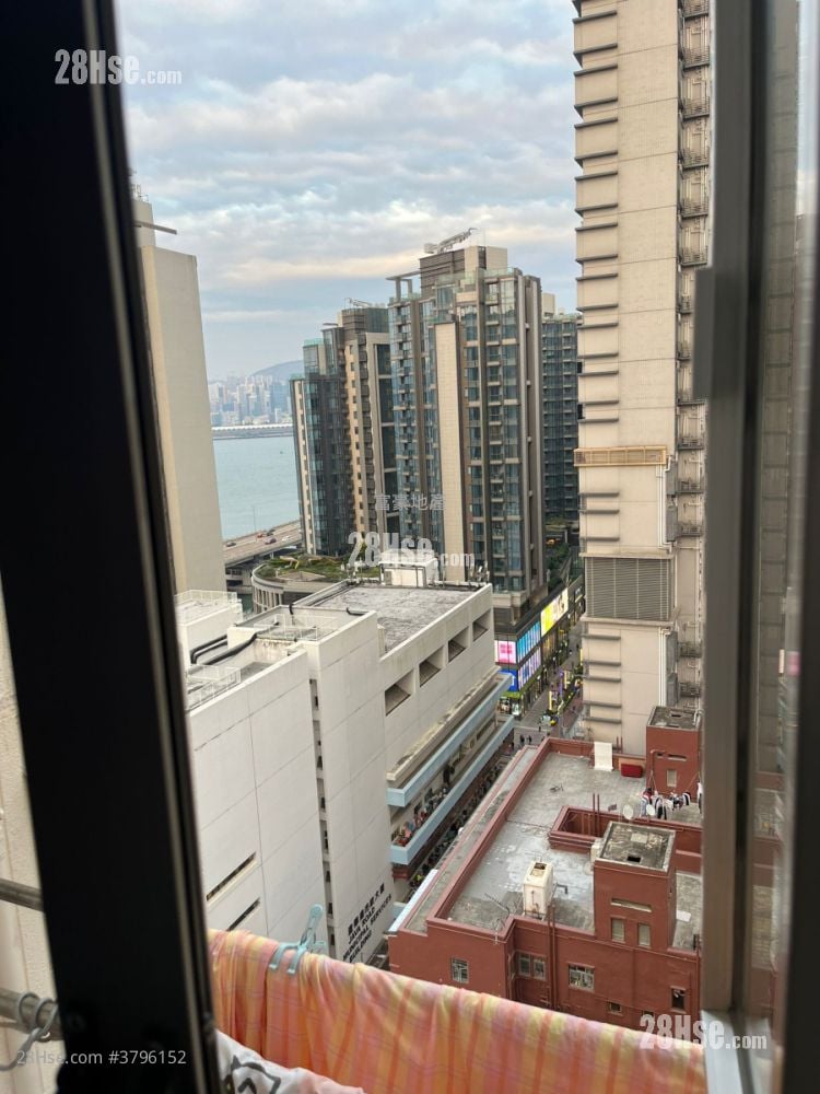 Yik Hon Building Sell 2 Bedrooms , 1 Bathroom 315 ft²