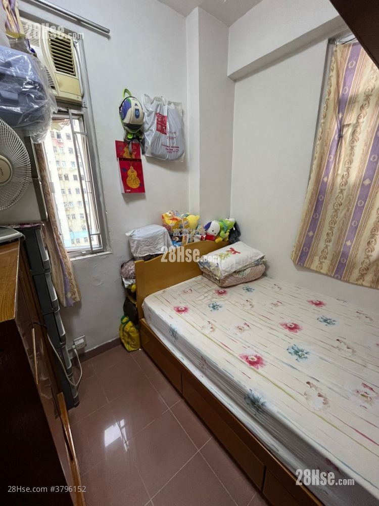 Yik Hon Building Sell 2 Bedrooms , 1 Bathroom 315 ft²