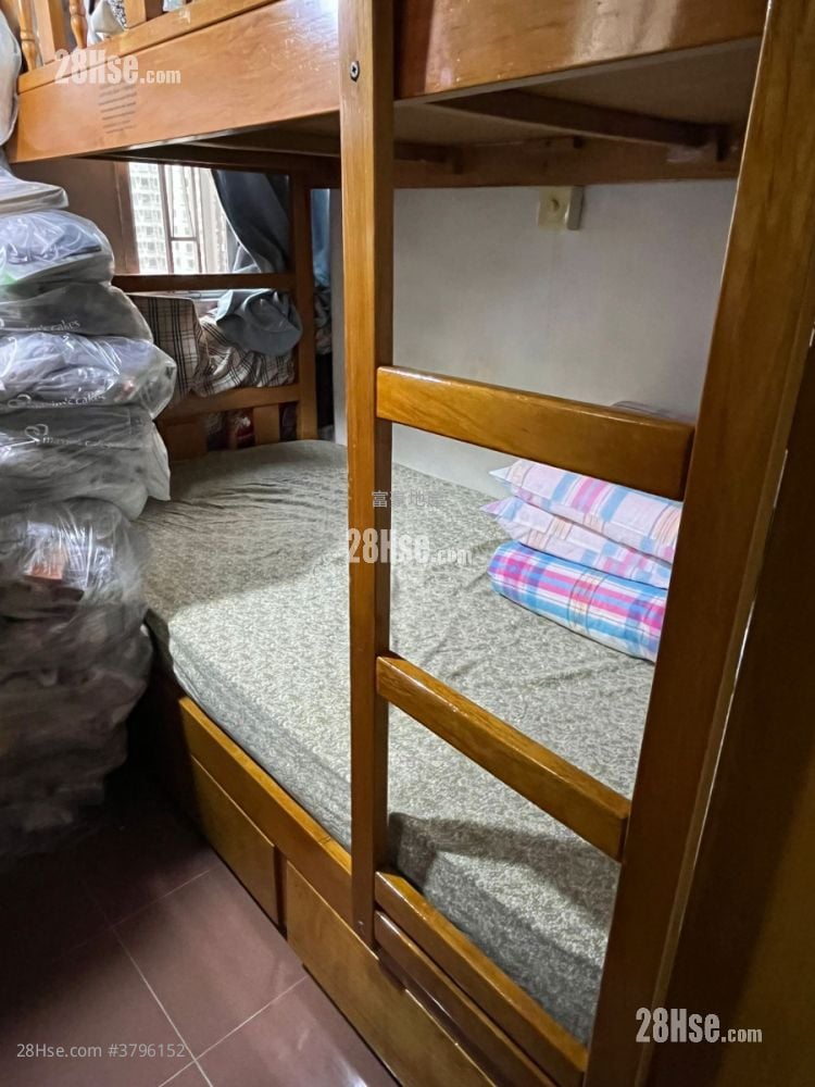 Yik Hon Building Sell 2 Bedrooms , 1 Bathroom 315 ft²