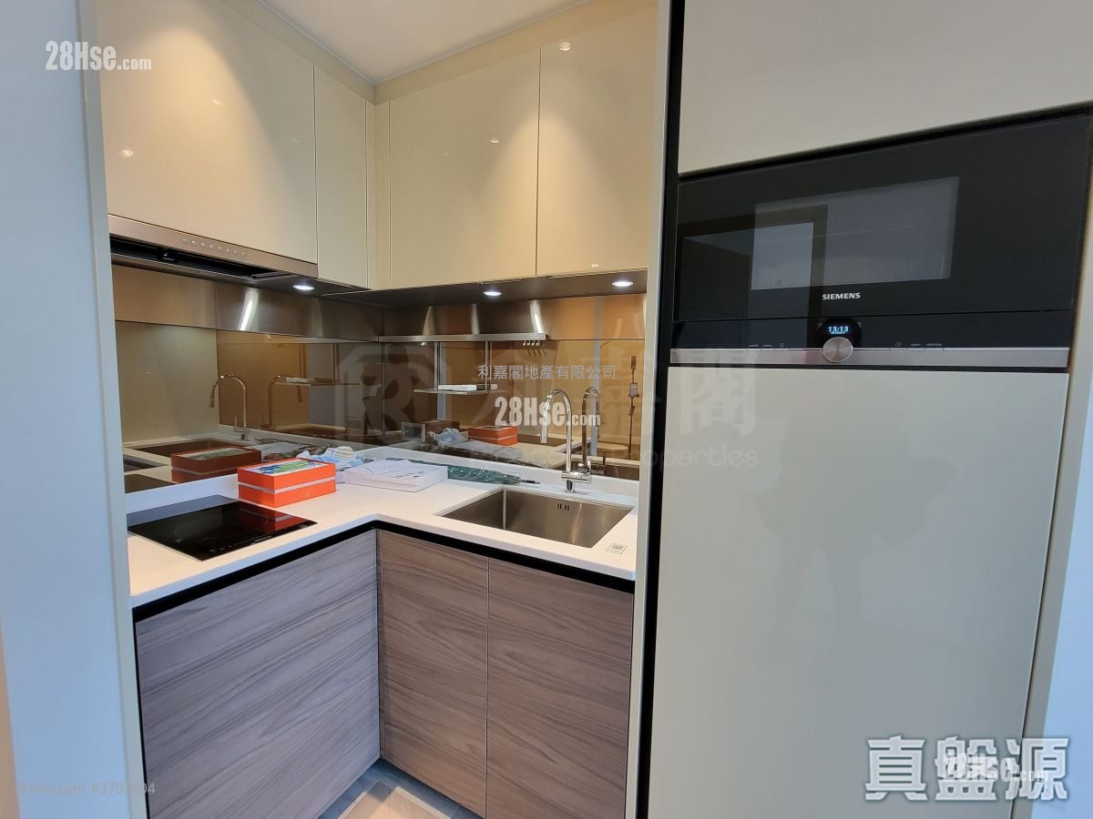 Grand Central Sell 1 Bedroom , 1 Bathroom 333 ft²