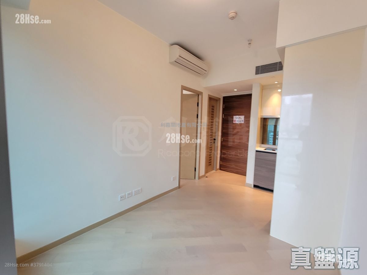 Grand Central Sell 1 Bedroom , 1 Bathroom 333 ft²