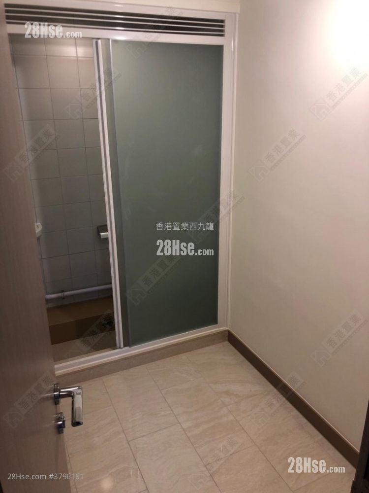 Cullinan West Sell 4 Bedrooms 1,214 ft²