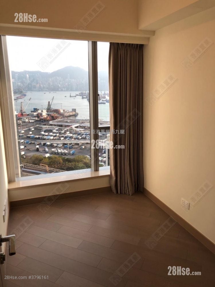 Cullinan West Sell 4 Bedrooms 1,214 ft²