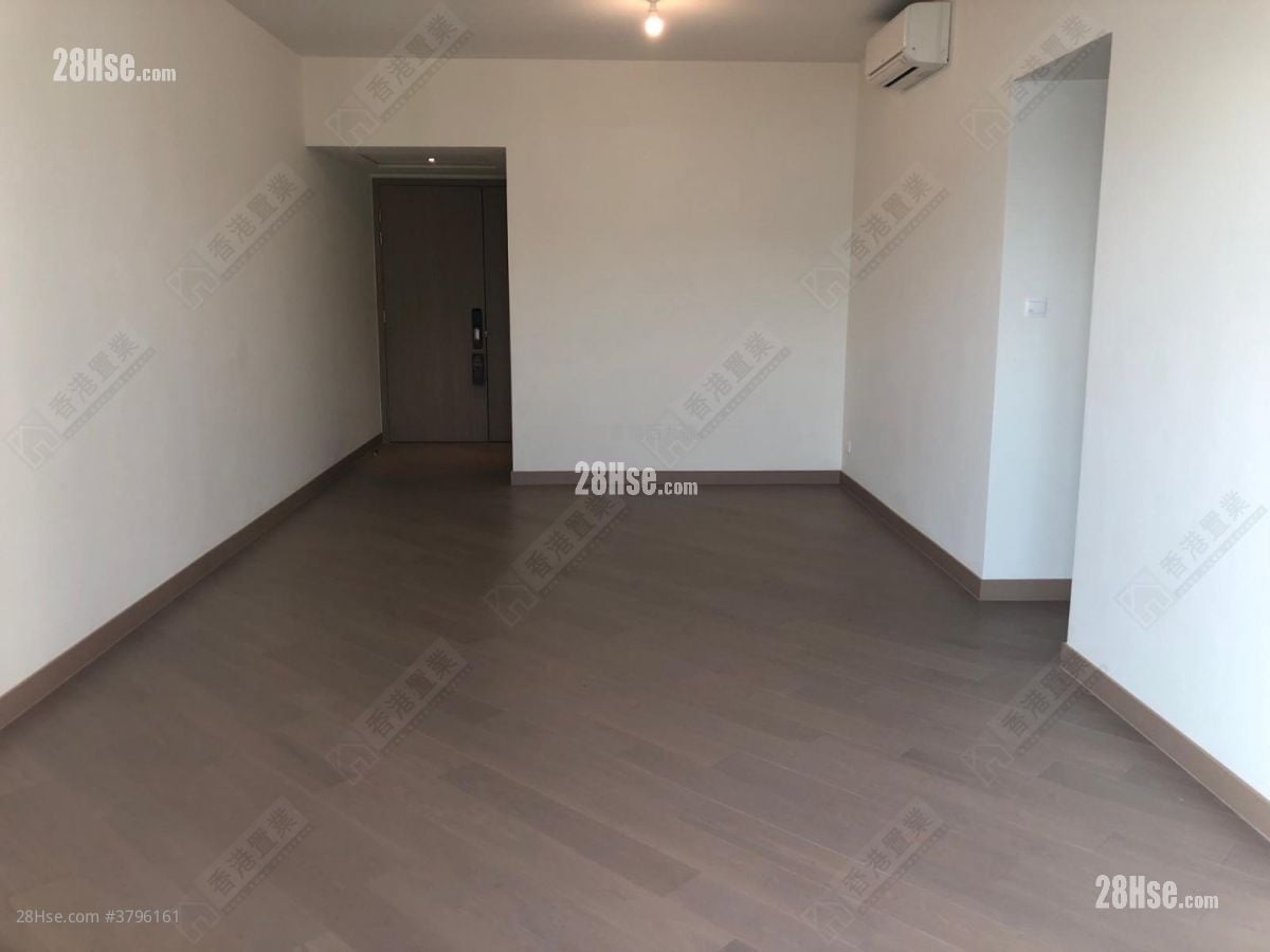 Cullinan West Sell 4 Bedrooms 1,214 ft²