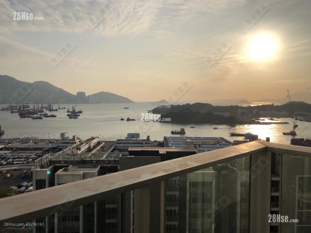 Cullinan West Sell 4 Bedrooms 1,214 ft²