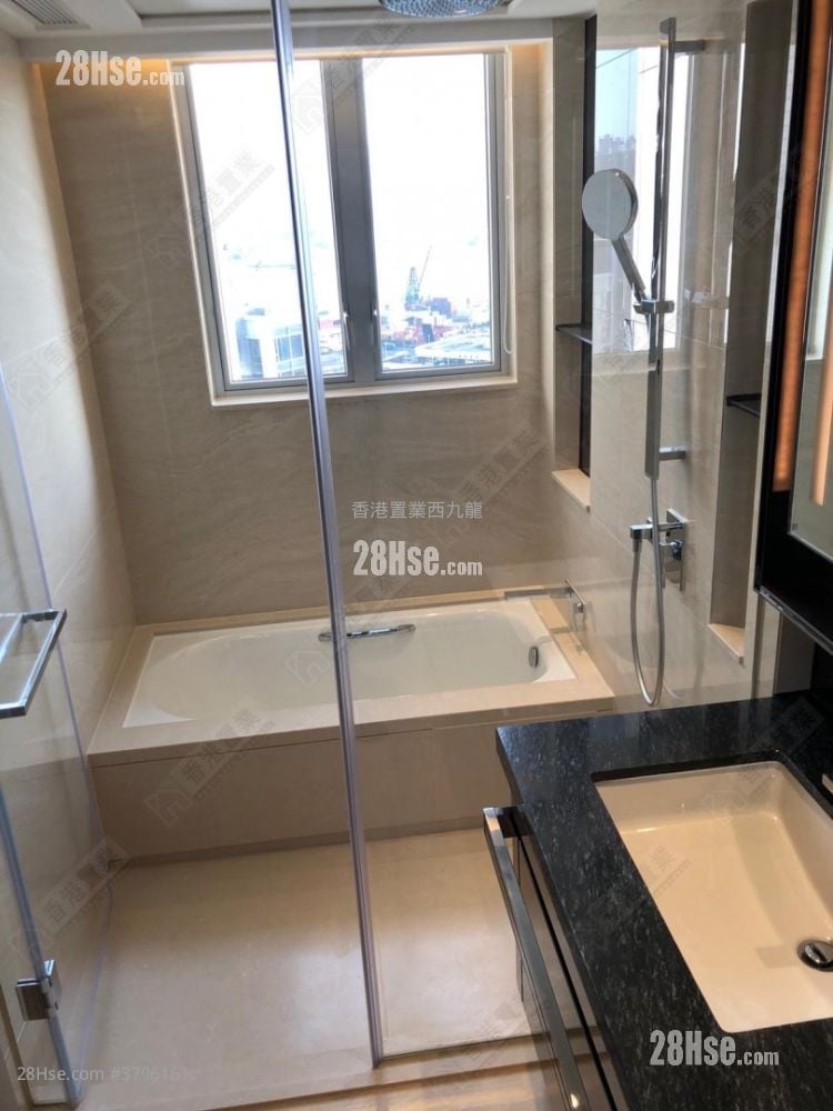 Cullinan West Sell 4 Bedrooms 1,214 ft²