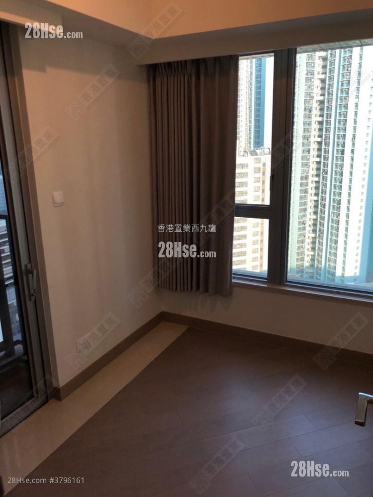 Cullinan West Sell 4 Bedrooms 1,214 ft²