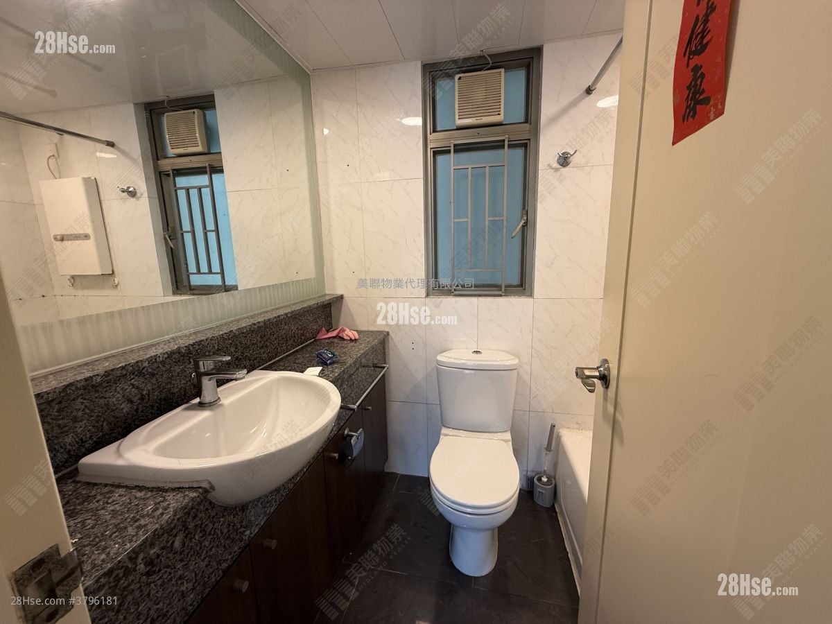 Tseung Kwan O Plaza Sell 2 Bedrooms , 1 Bathroom 459 ft²