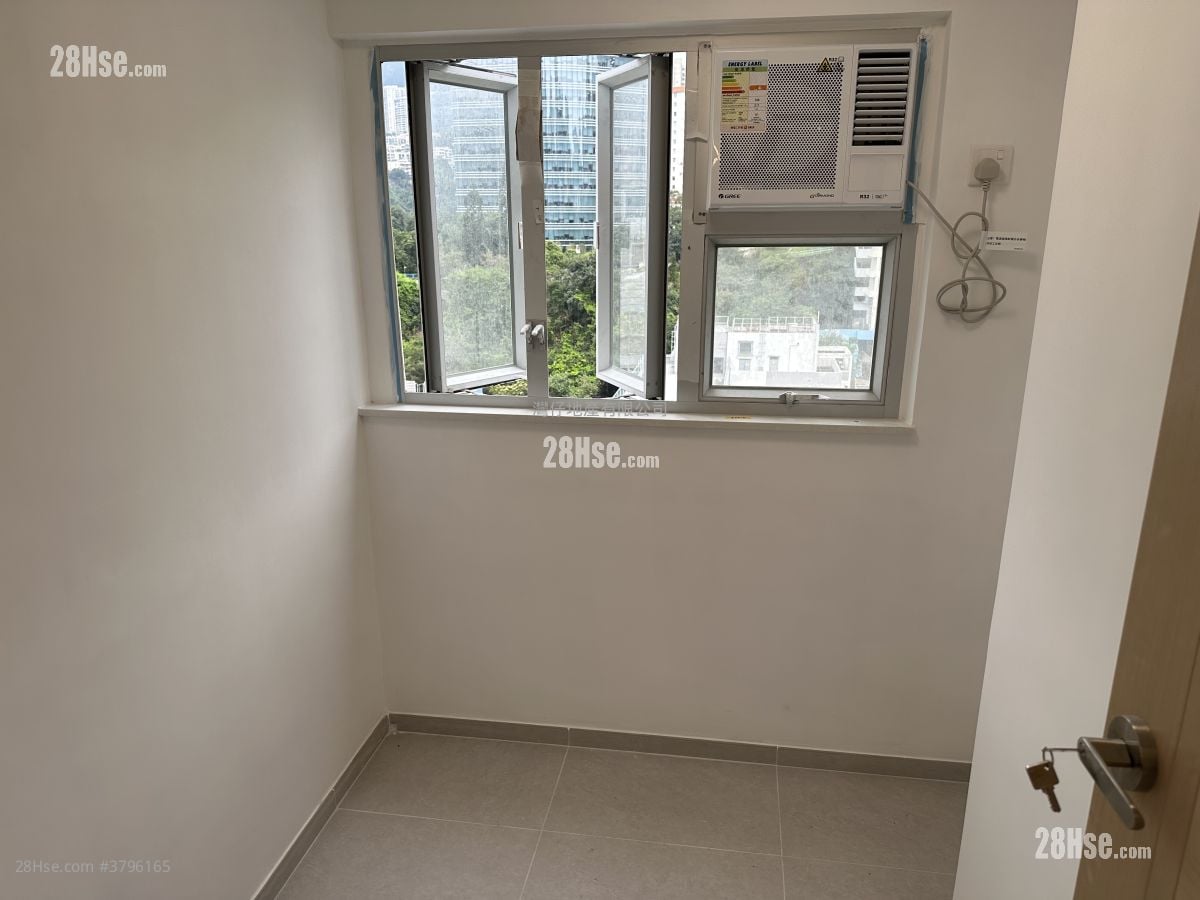 Wah To Building Sell 3 Bedrooms , 1 Bathroom
