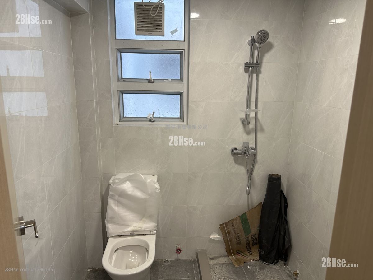 Wah To Building Sell 3 Bedrooms , 1 Bathroom