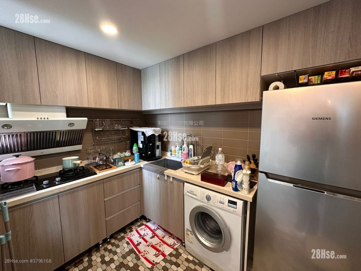 Hong Kong Garden Sell 3 Bedrooms 792 ft²