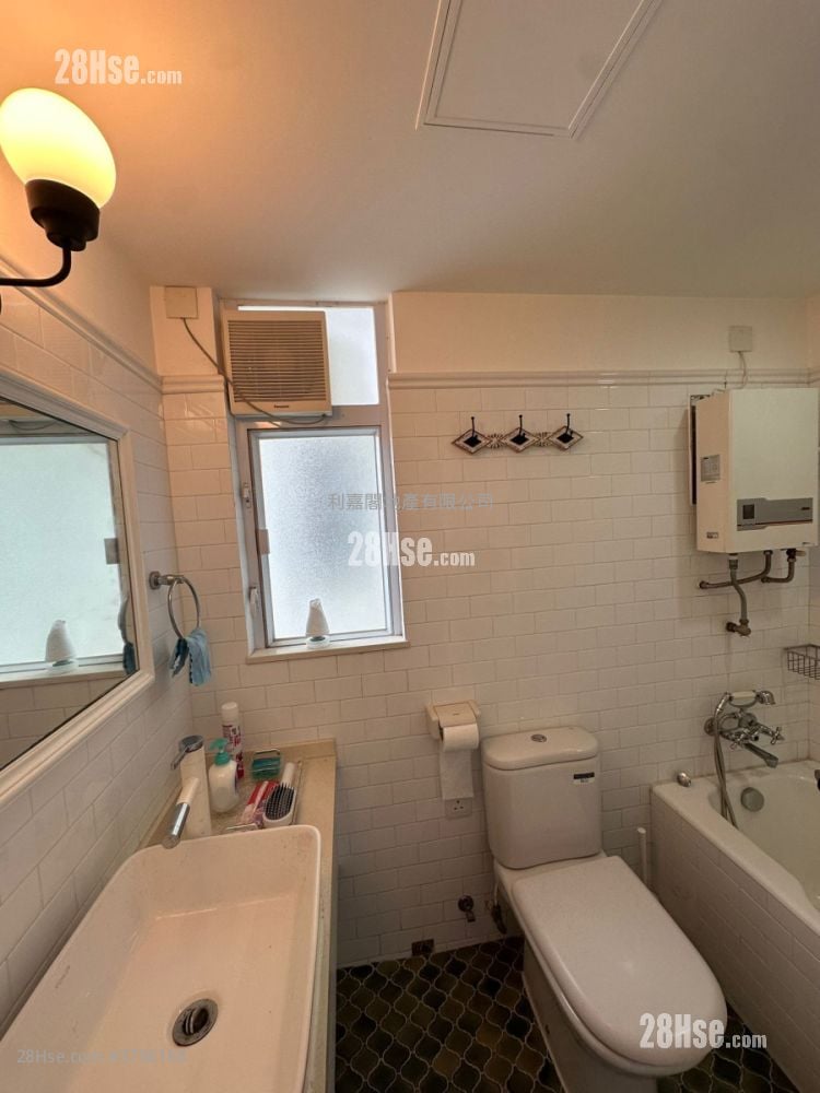 Hong Kong Garden Sell 3 Bedrooms 792 ft²