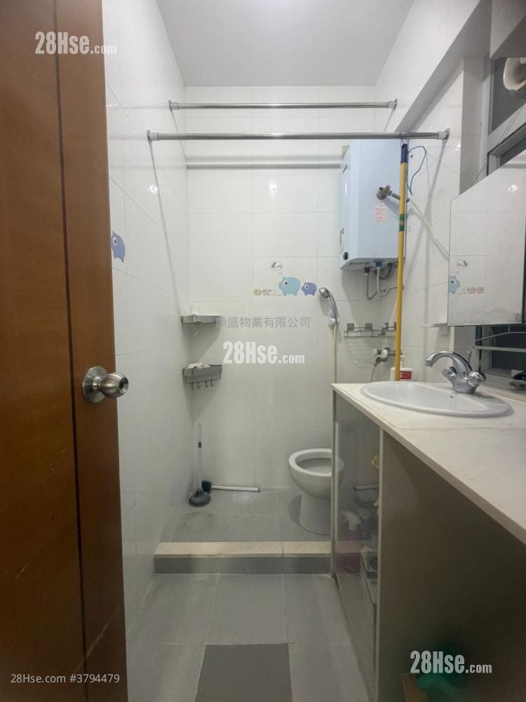 Tung Po Building Rental 2 Bedrooms , 1 Bathroom 341 ft²