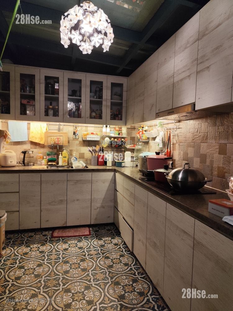 村屋 售盘 700 平方尺