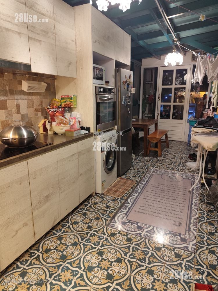 村屋 售盘 700 平方尺