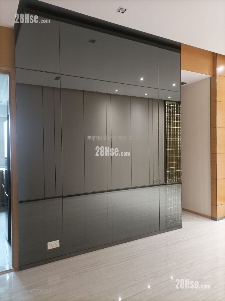 8 Lasalle Rental 3 Bedrooms , 3 Bathrooms 1,020 ft²