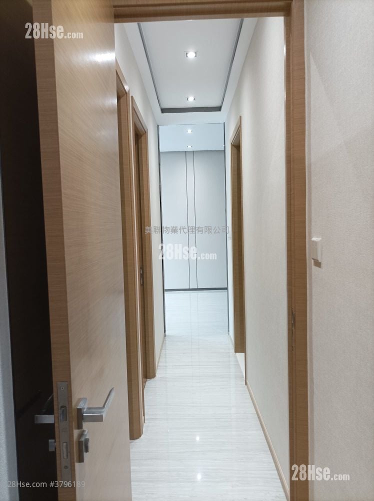 8 Lasalle Rental 3 Bedrooms , 3 Bathrooms 1,020 ft²