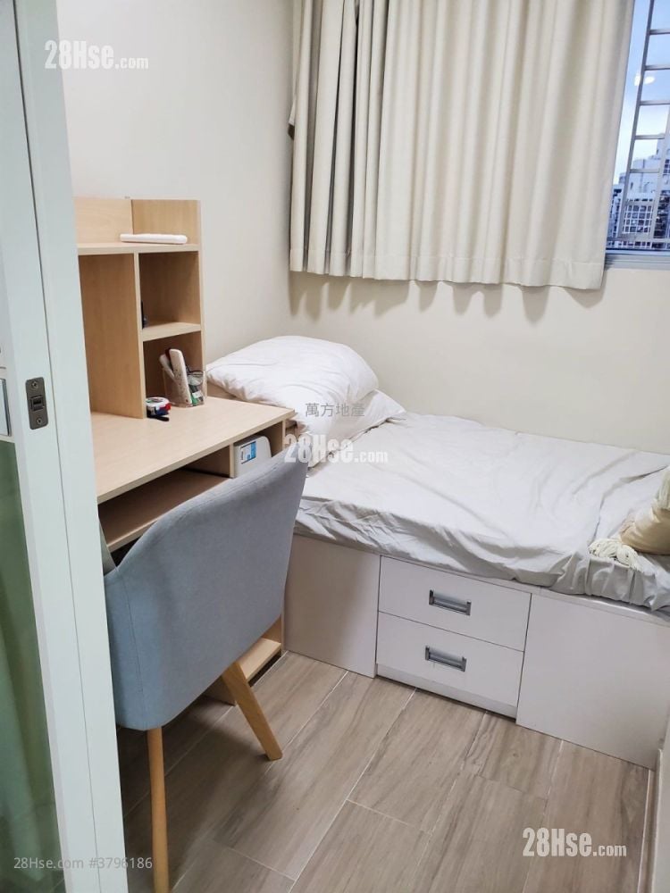 Yuk Wo Court Sell 2 Bedrooms , 1 Bathroom 295 ft²